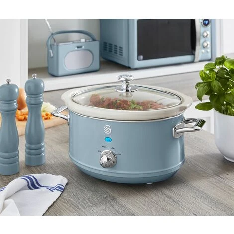 Swan 3.5L Slow Cooker Retro Blue 5 Swan 3.5L Slow Cooker Retro Blue - Image 5